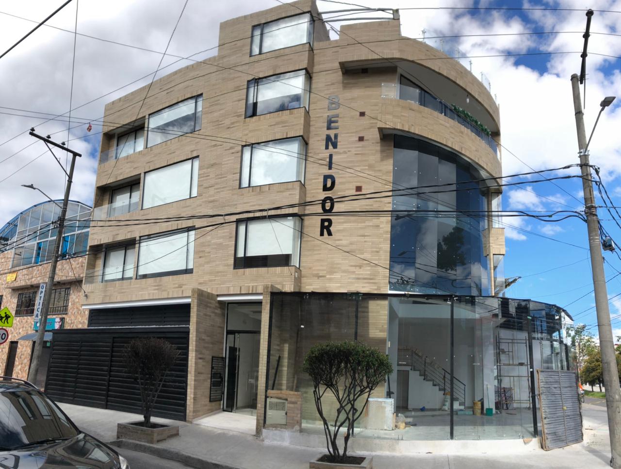 Edificio Corporativo Lujoso